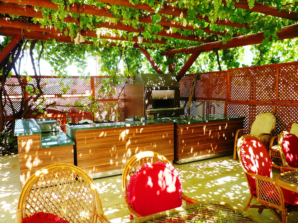 Golden Life Blue & Green Hotel